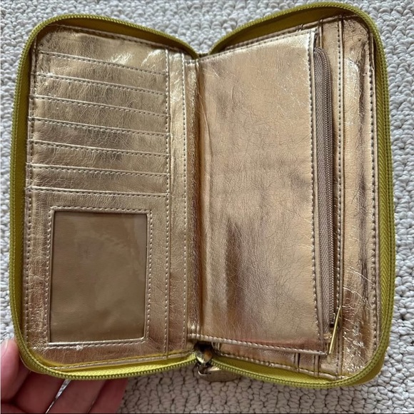 Ed Hardy Wallet - Picture 2 of 4